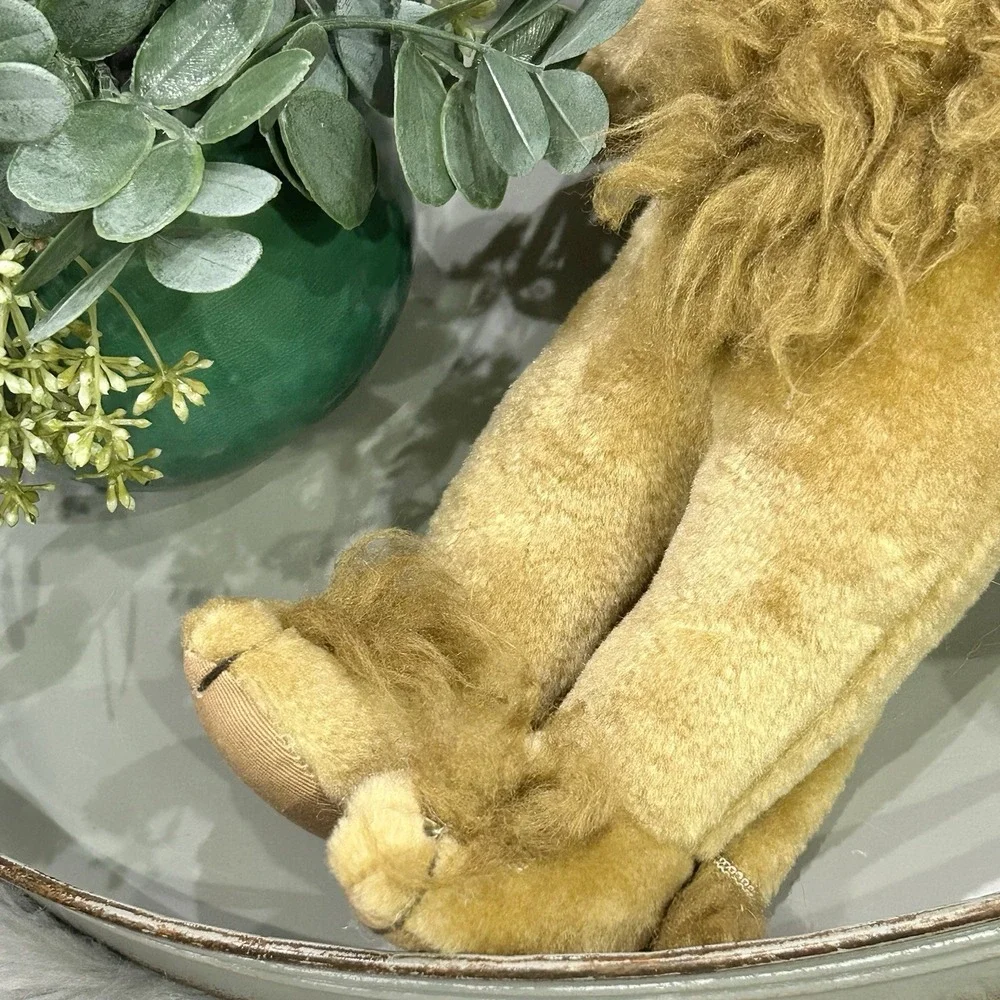 Wizard of Oz Vintage 1987 Lion Doll by Presents Division Of Hamilton Gifts